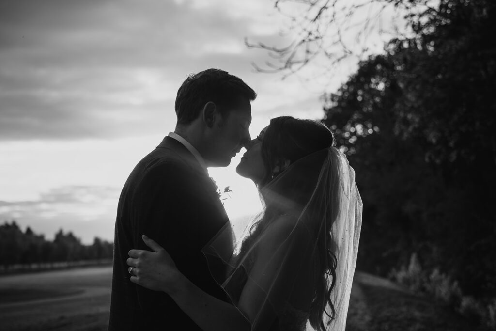 Rainy Wedding Photo Story Ideas That Work
