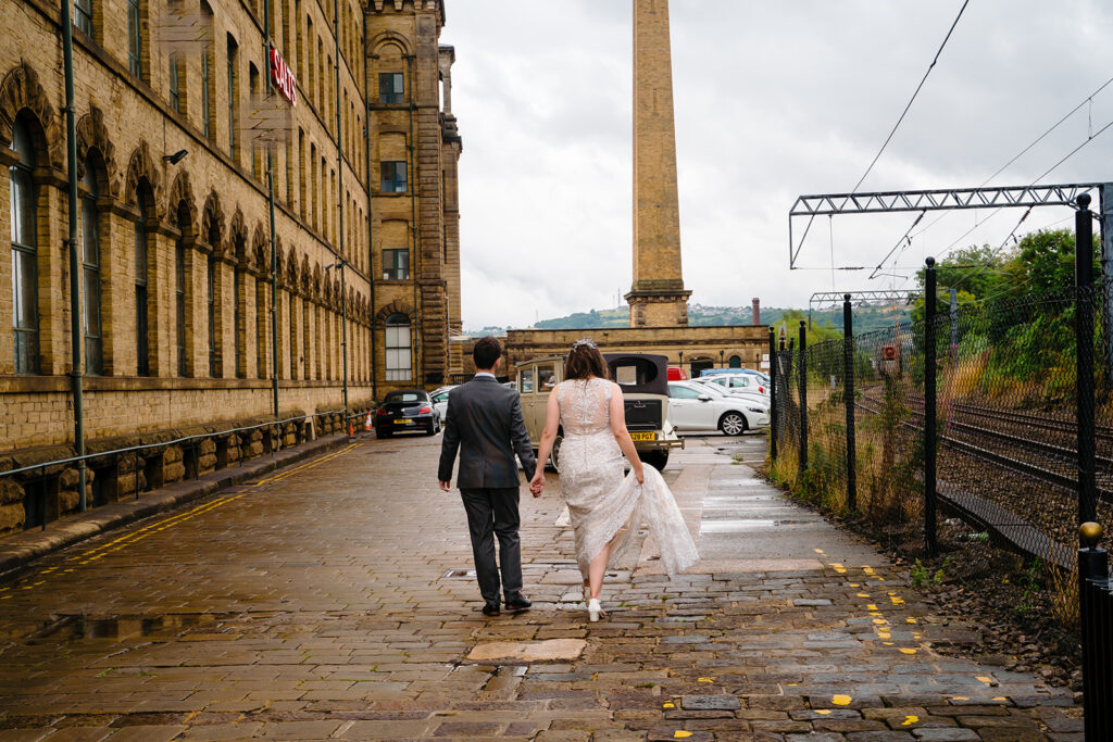 Rainy Wedding Photo Story Ideas That Work